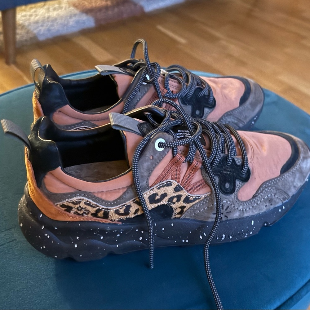 Flower mountain sneakers from Japan - fm63380 size 7 (but fit me, size 10 us)